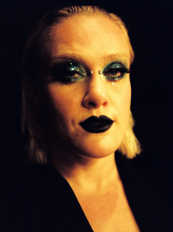 Fond Noir - Marie-Lou Chabert
